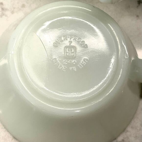 Fire-King Milk Glass Handled Soup chili Bowls Set of Anchor Hocking Oven USA - Picture 4 of 4